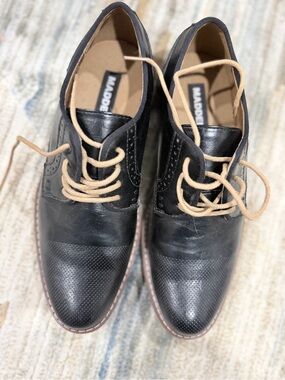 Steve Madden Black Leather Oxfords with Tan Laces